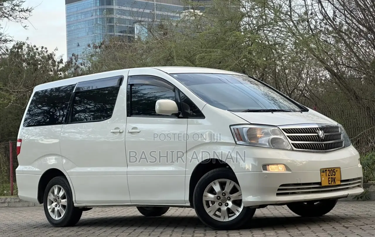 Toyota Alphard 2.4 Petrol FWD 2004 White