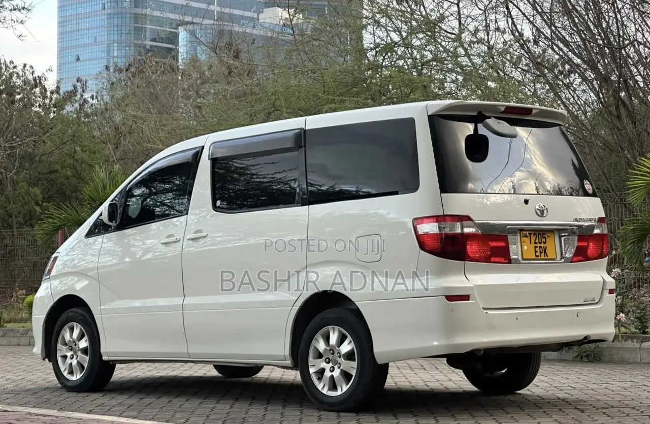 Toyota Alphard 2.4 Petrol FWD 2004 White