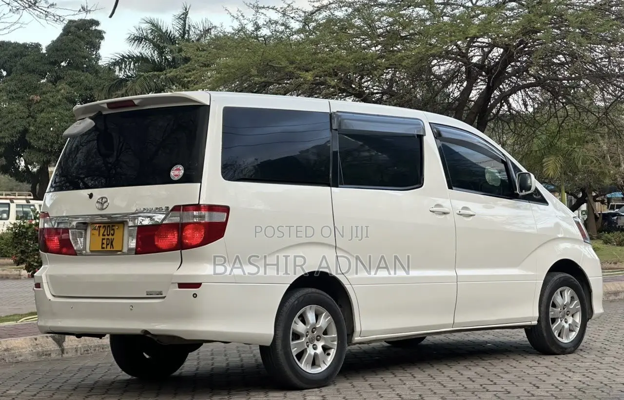 Toyota Alphard 2.4 Petrol FWD 2004 White
