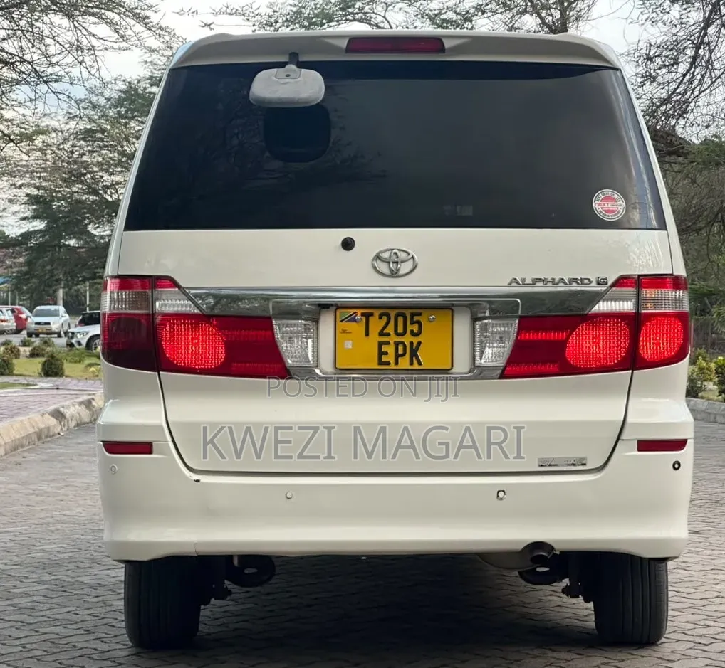 Toyota Alphard 2004 White