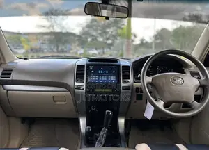 Toyota Land Cruiser Prado 2006 White