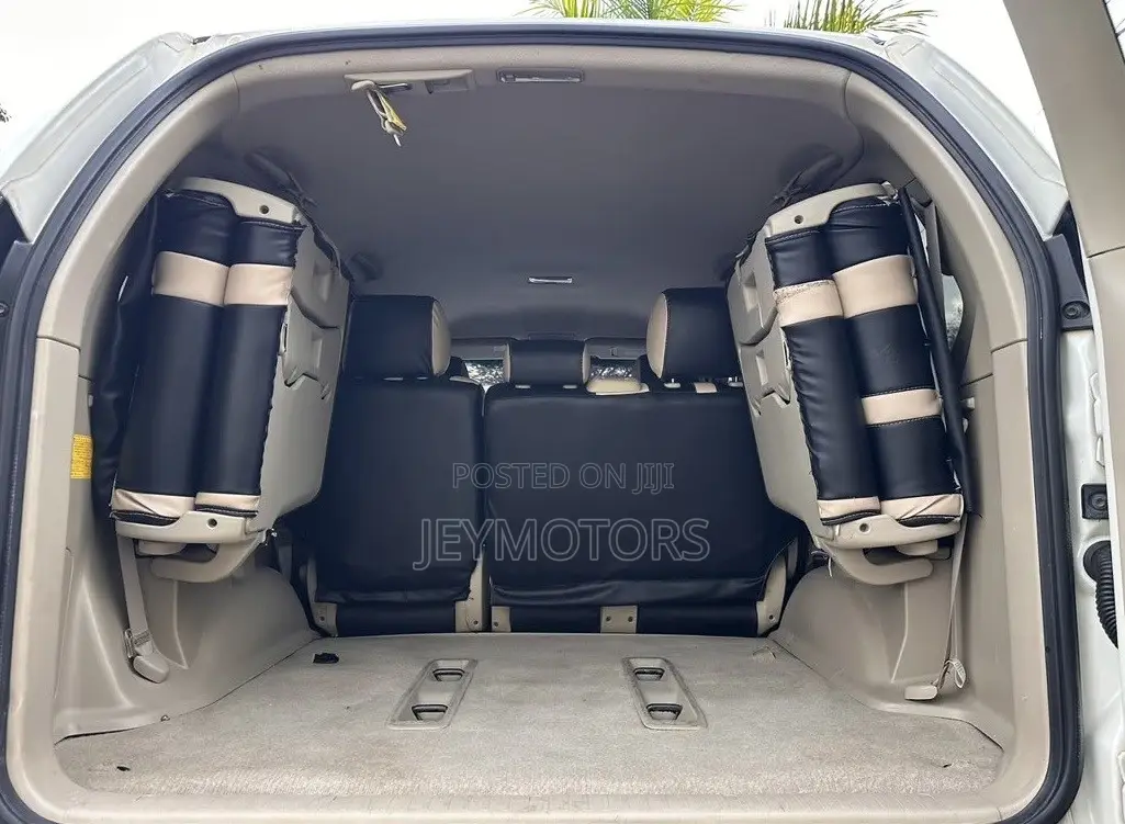 Toyota Land Cruiser Prado 2006 White