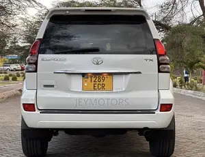 Toyota Land Cruiser Prado 2006 White
