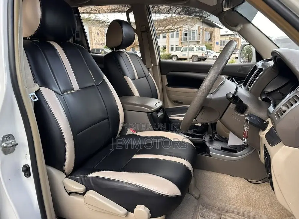 Toyota Land Cruiser Prado 2006 White