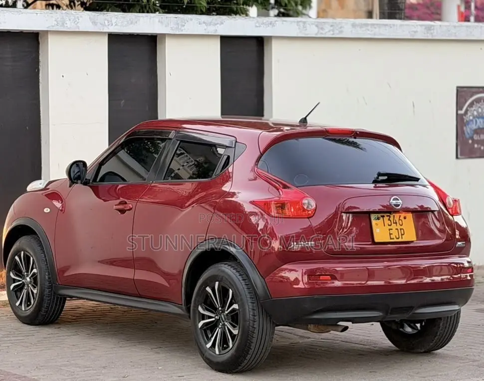 Nissan Juke 2012 Maroon