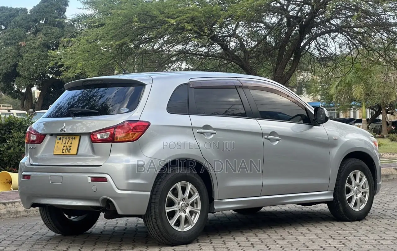 Mitsubishi RVR 2.0 2011 Silver