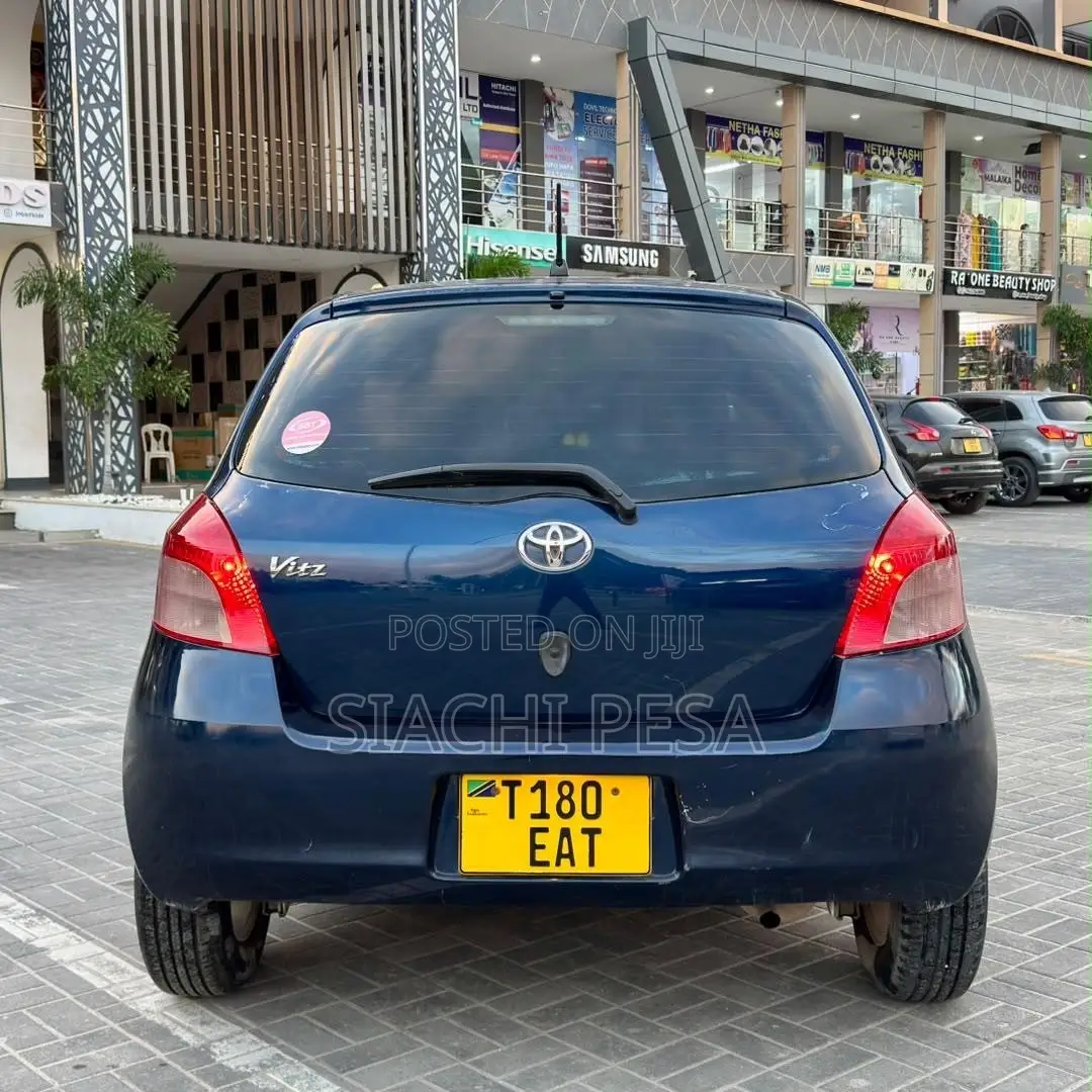 Toyota Vitz 2009 Blue