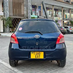 Toyota Vitz 2009 Blue