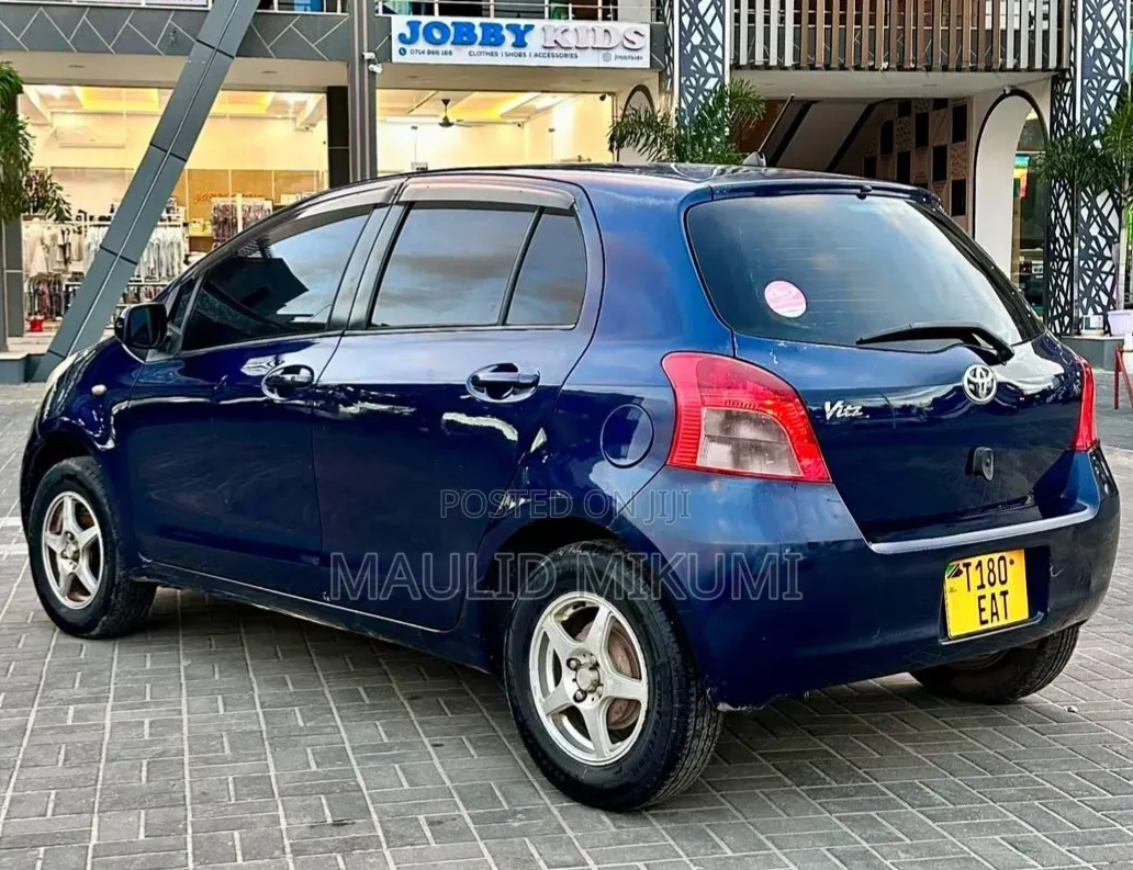 Toyota Vitz 2009 Blue