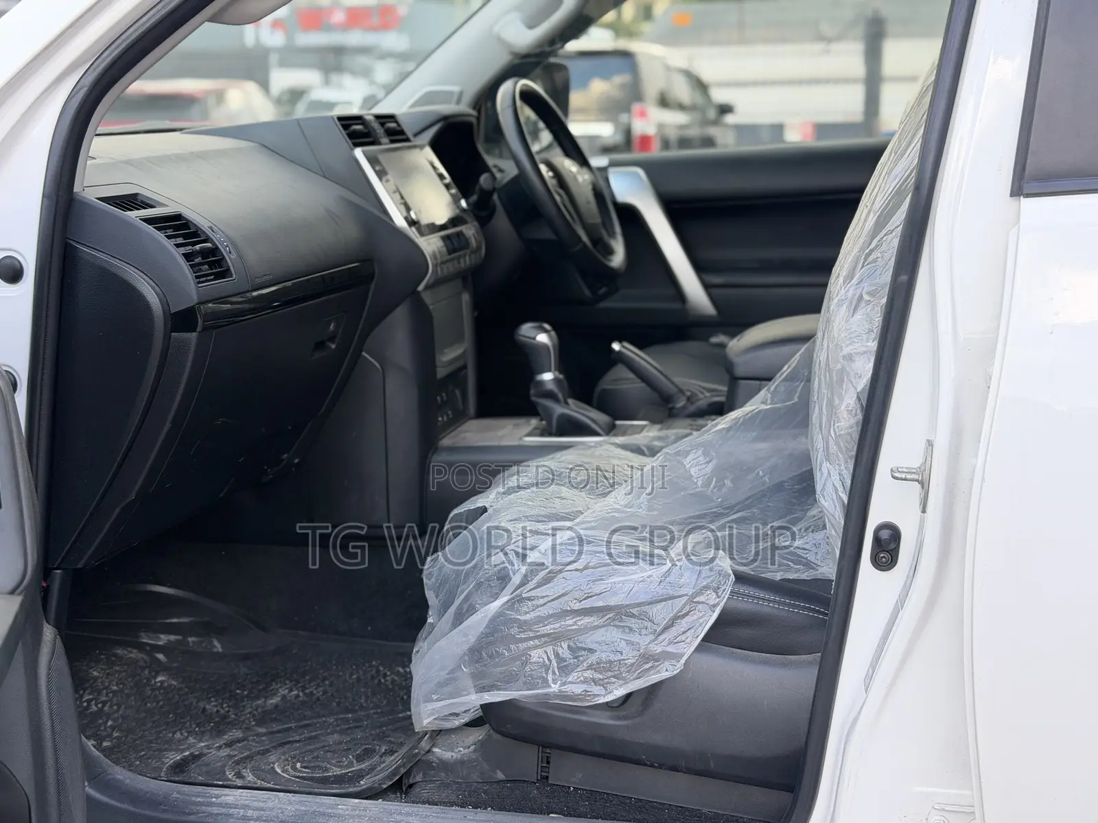 Toyota Land Cruiser Prado 2.8 2023 White