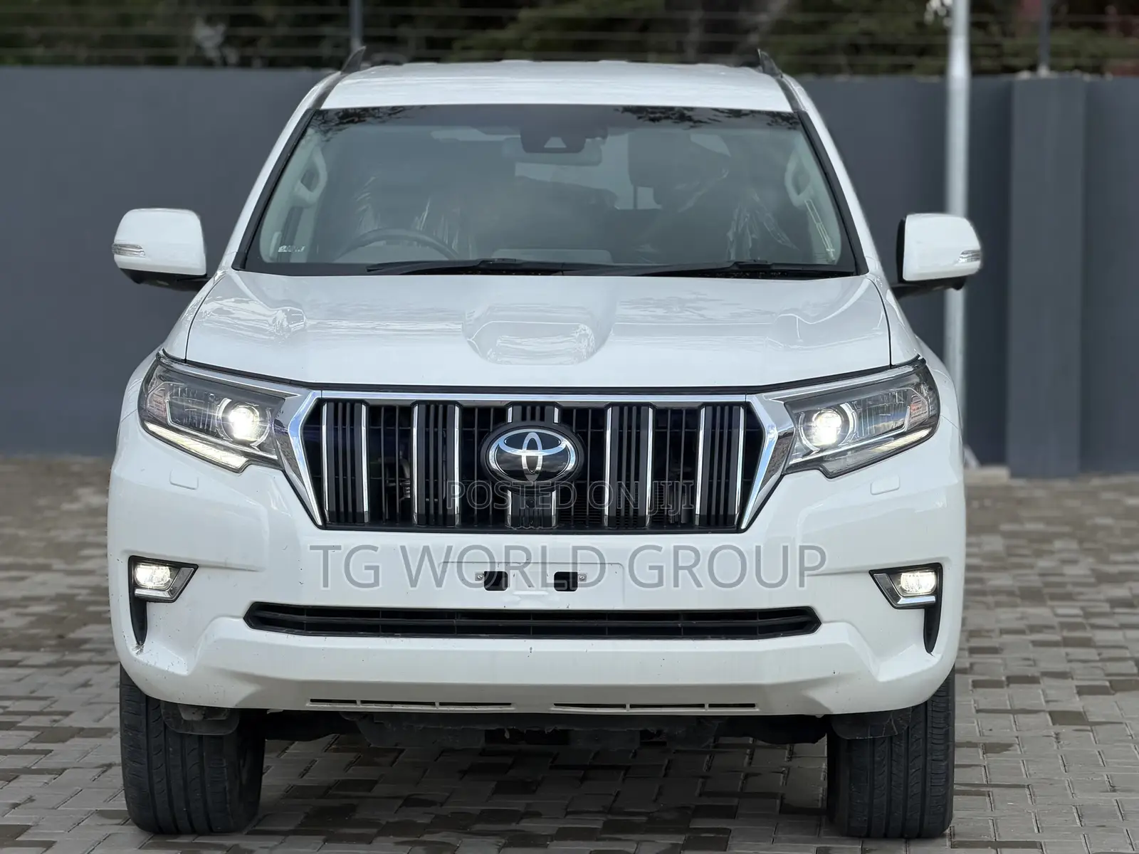 Toyota Land Cruiser Prado 2.8 2023 White