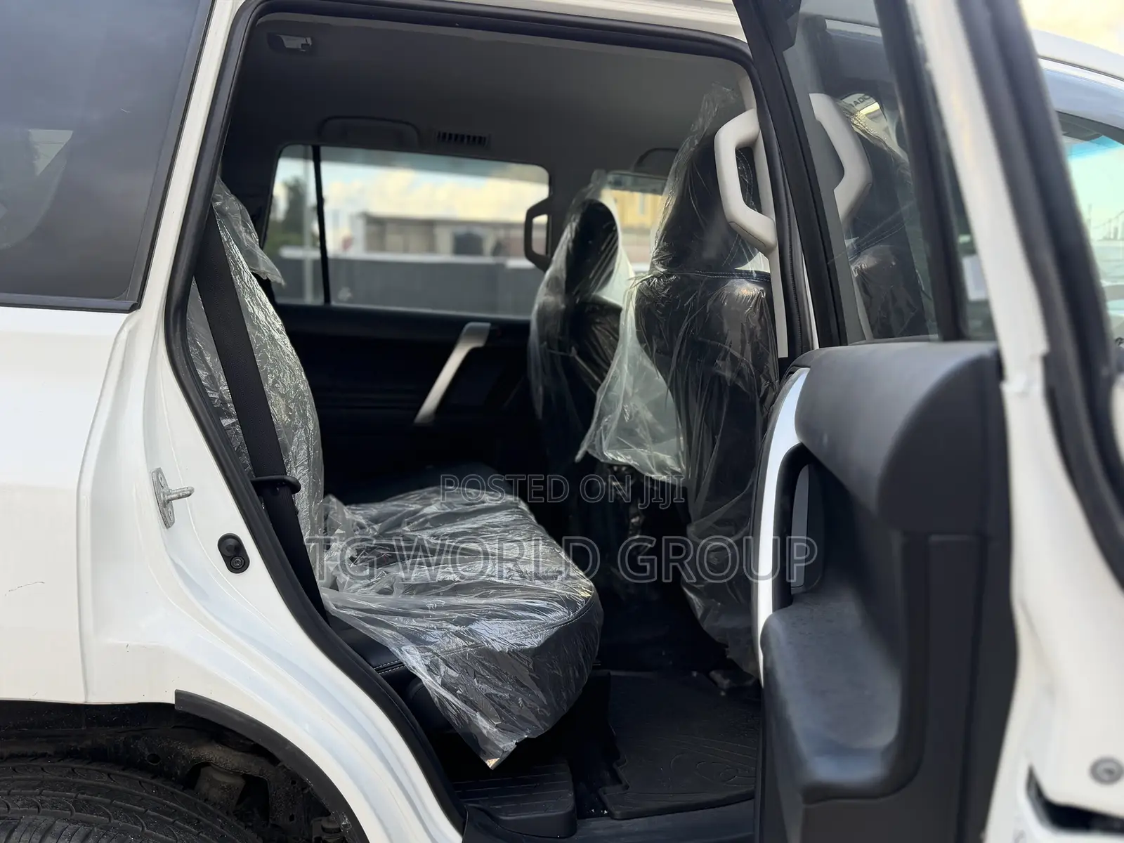 Toyota Land Cruiser Prado 2.8 2023 White