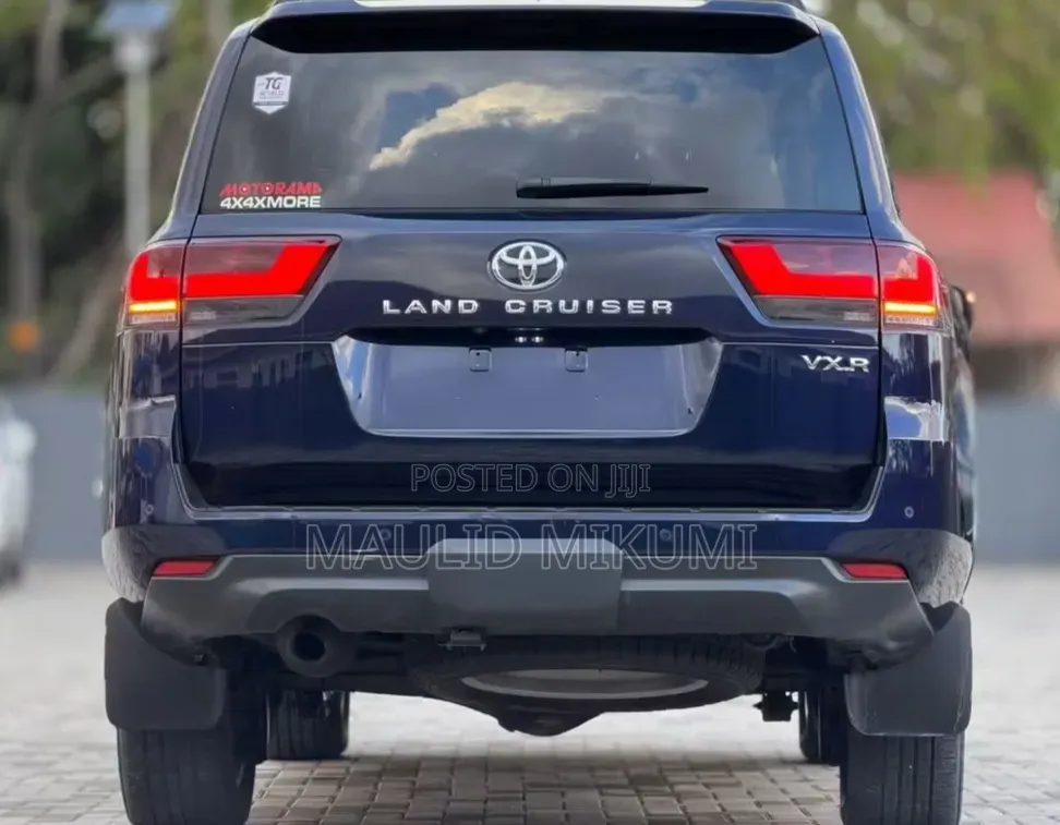 Toyota Land Cruiser 2024 Blue
