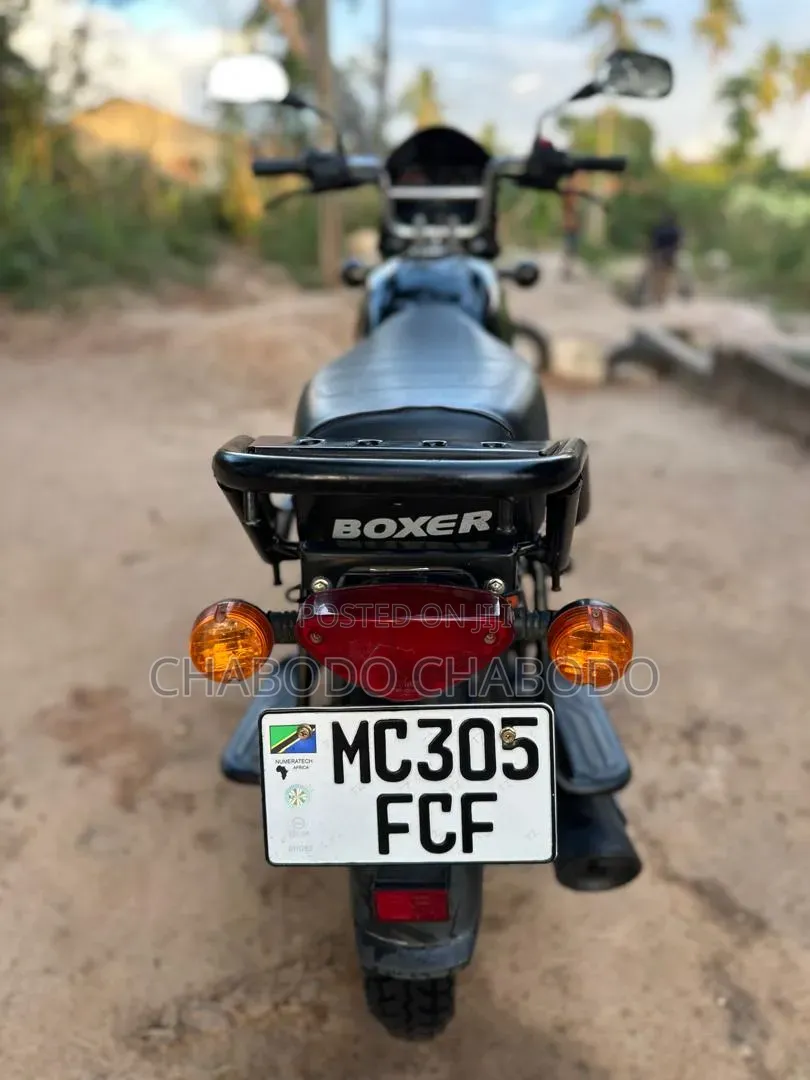 Bajaj Boxer X125 2026 Black