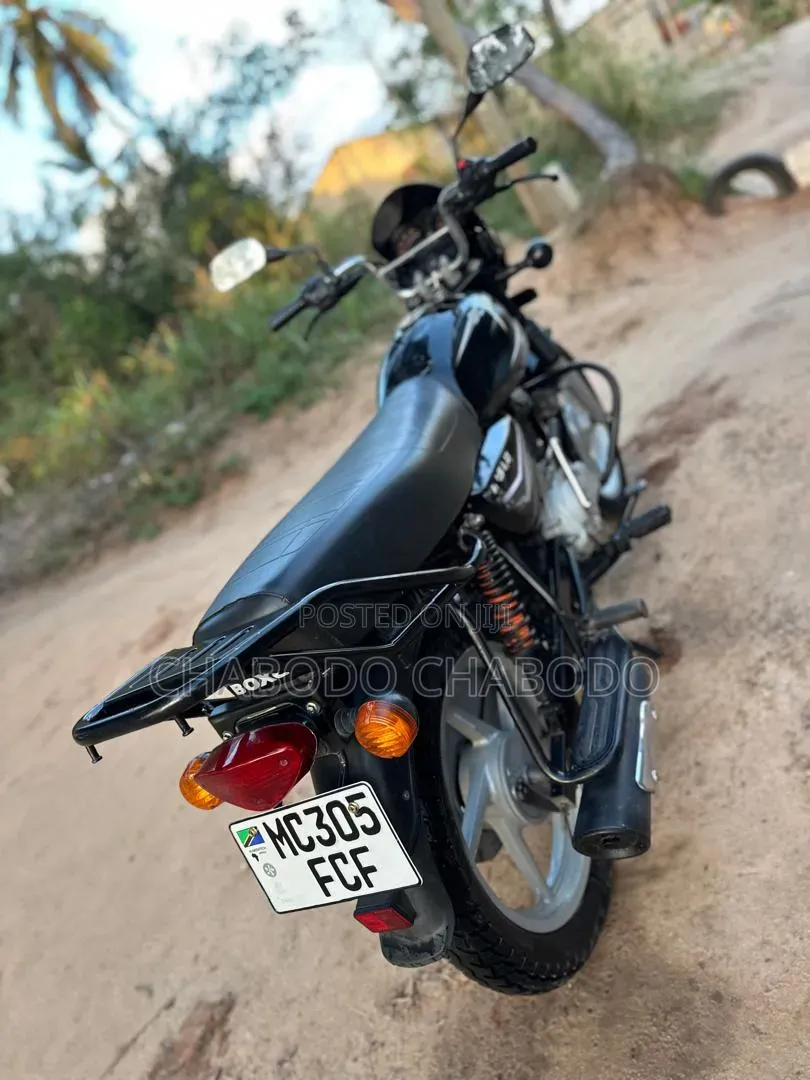 Bajaj Boxer X125 2026 Black