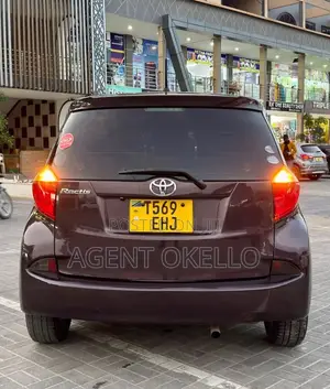 Toyota Ractis 2011 Maroon