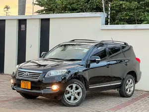 Toyota Vanguard 2011 Black