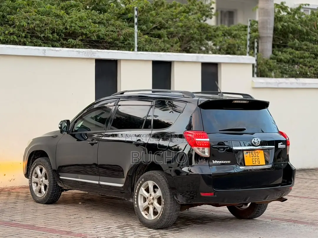 Toyota Vanguard 2011 Black