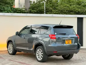 Toyota Vanguard 2011 Gray