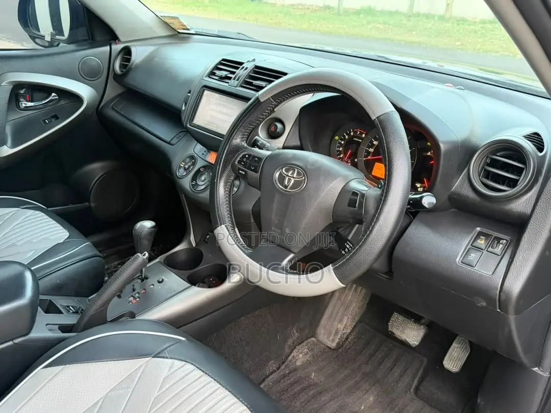 Toyota Vanguard 2011 Gray