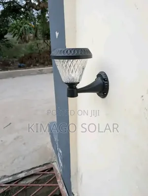 Waterproof LED Solar Wall Lamp for Outdoor Decoration
