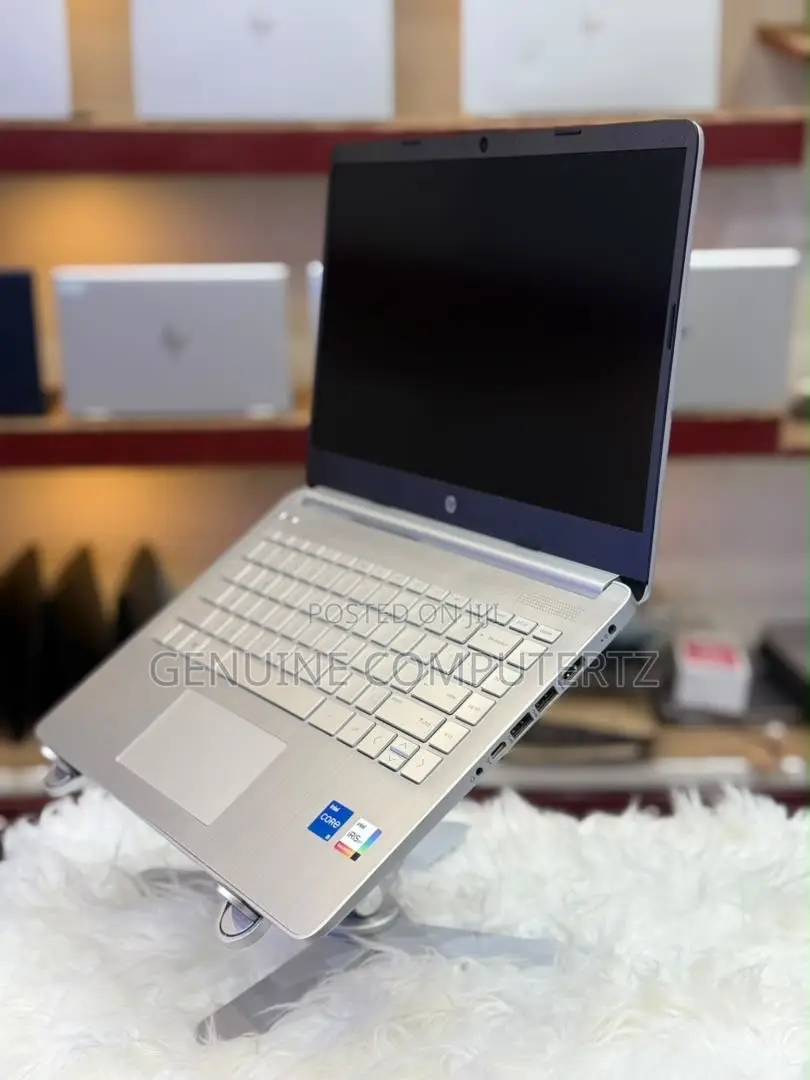 Laptop HP 14S 8GB AMD Ryzen 5 SSD 512GB