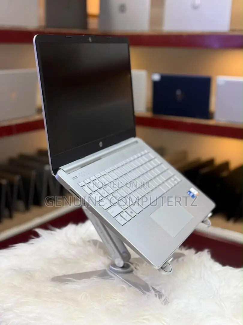 Laptop HP 14S 8GB AMD Ryzen 5 SSD 512GB