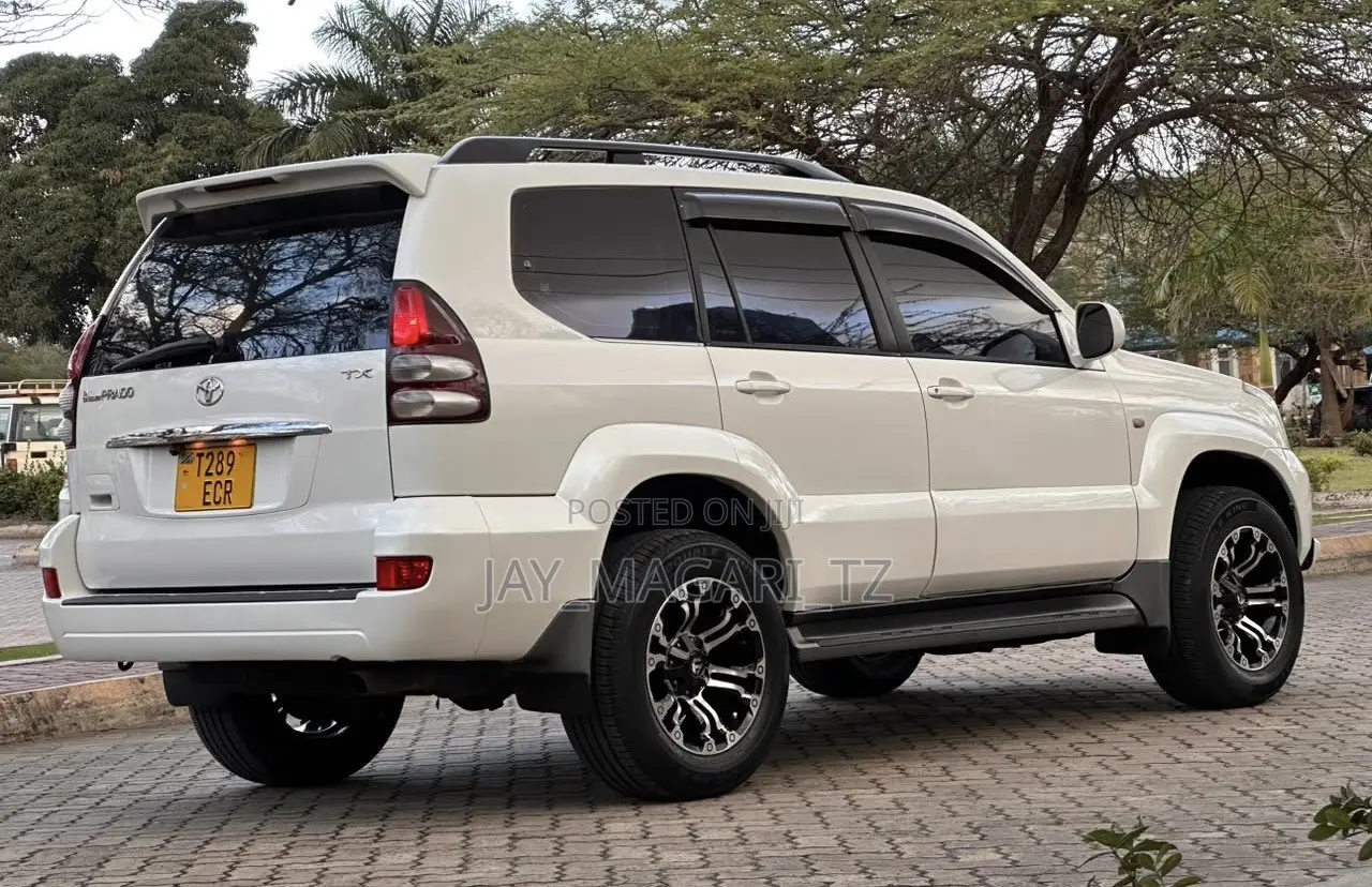 Toyota Land Cruiser Prado 2005 White