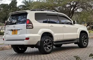 Toyota Land Cruiser Prado 2005 White