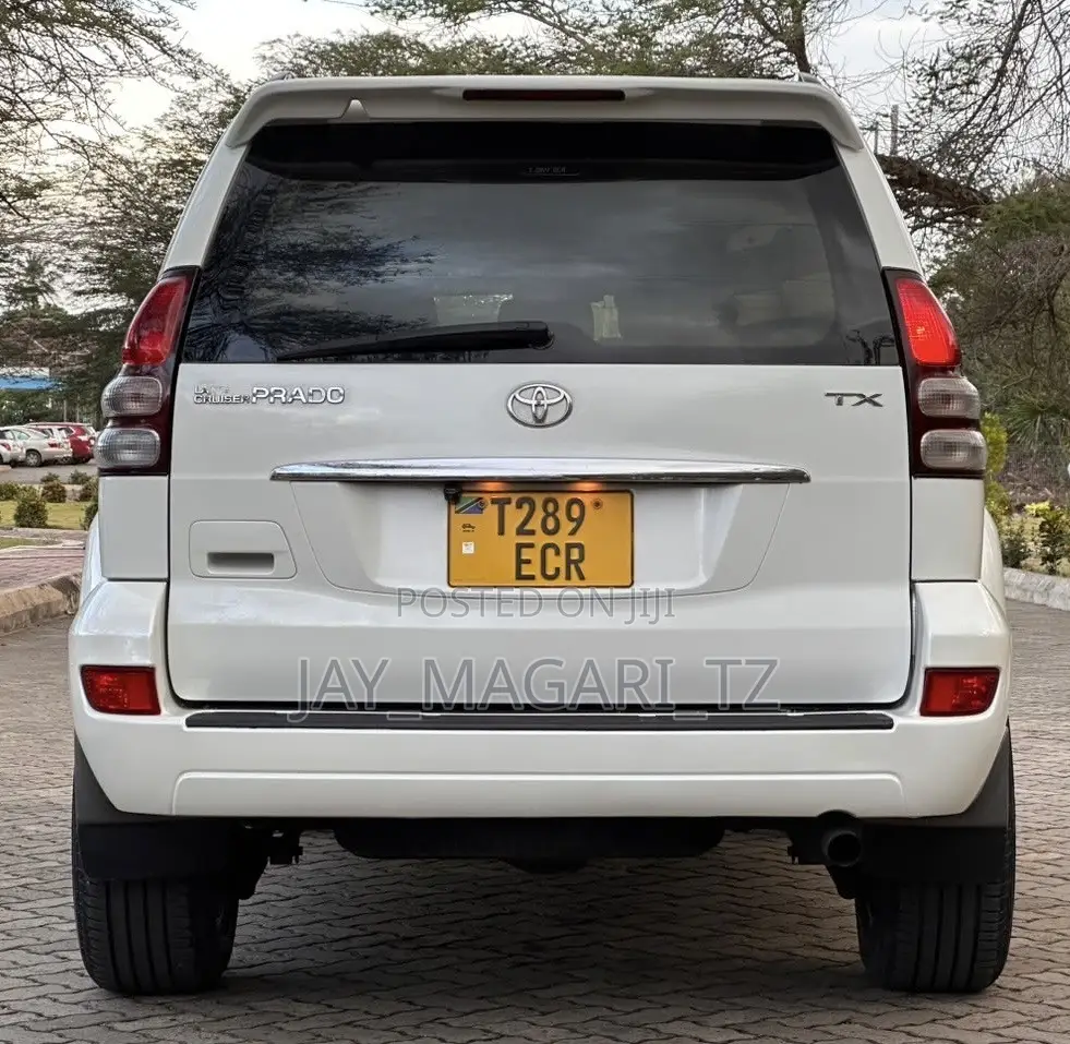 Toyota Land Cruiser Prado 2005 White