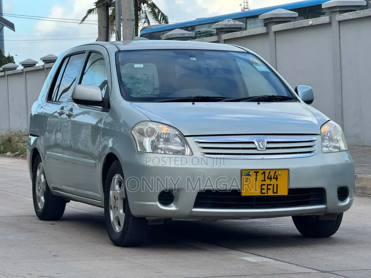 Toyota Raum 1.5 FWD 2004 Silver