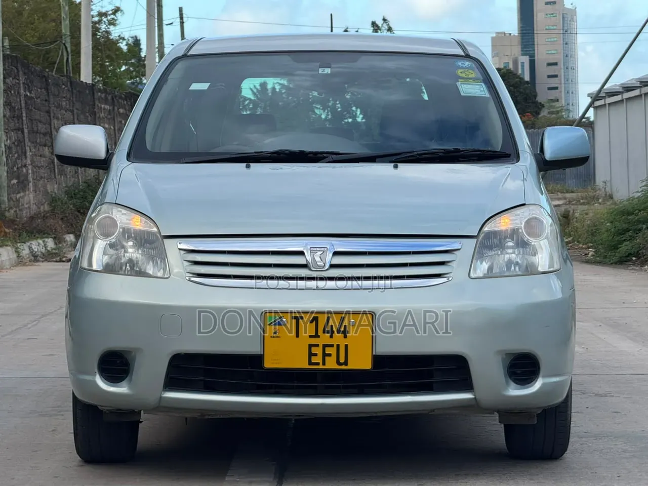 Toyota Raum 1.5 FWD 2004 Silver