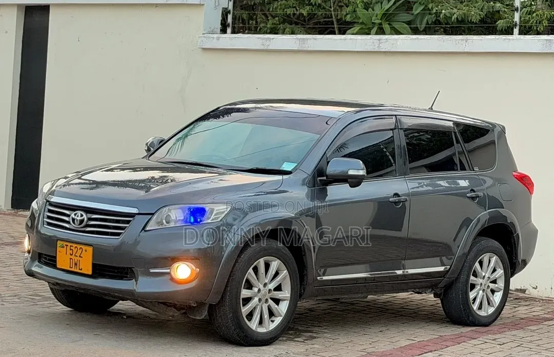 Toyota Vanguard 2011 Gray