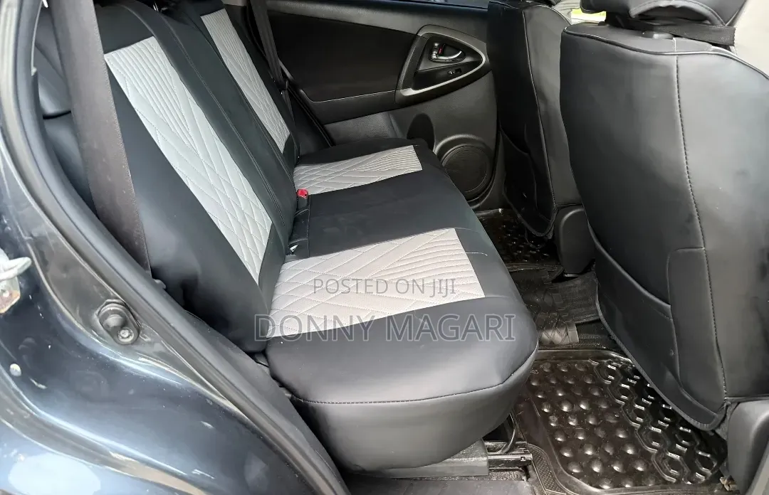 Toyota Vanguard 2011 Gray
