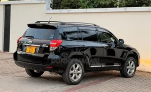 Toyota Vanguard 2011 Black