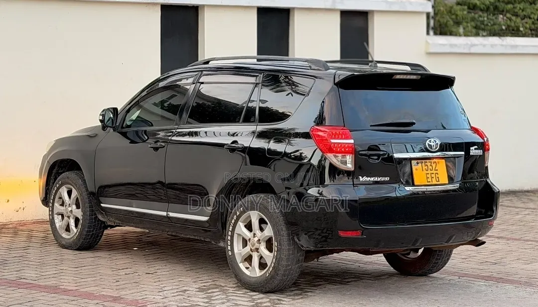 Toyota Vanguard 2011 Black