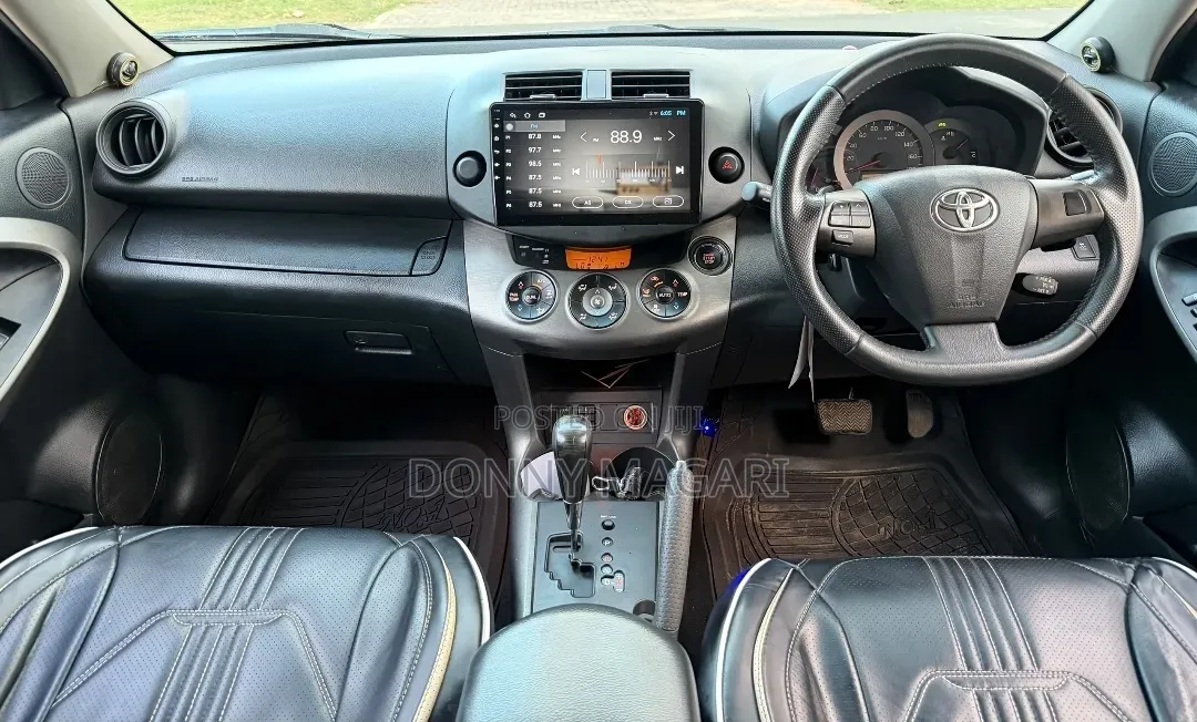 Toyota Vanguard 2011 Black