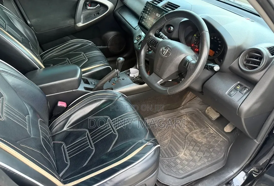 Toyota Vanguard 2011 Black