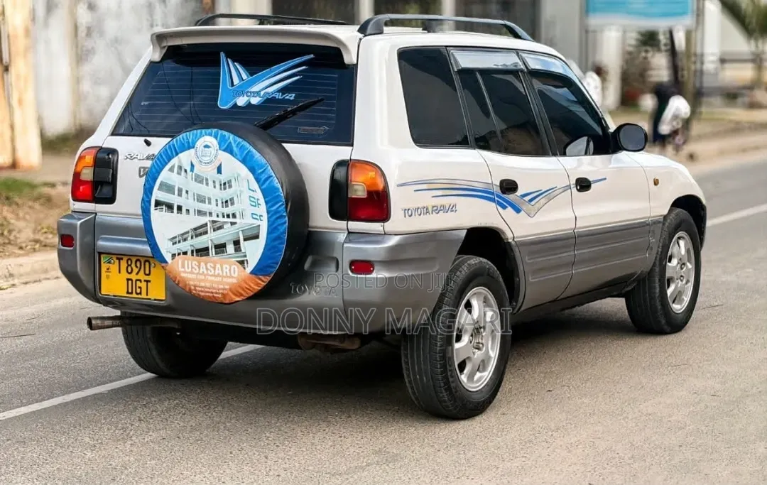 Toyota RAV4 2002 White