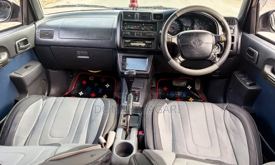 Toyota RAV4 2002 White