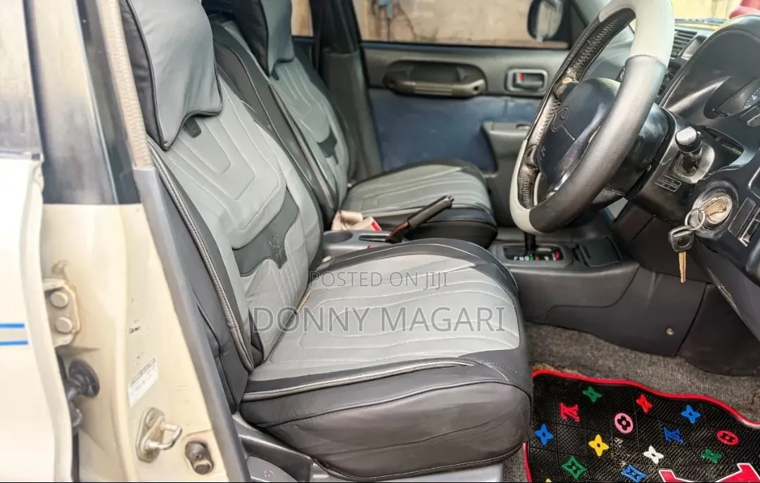 Toyota RAV4 2002 White