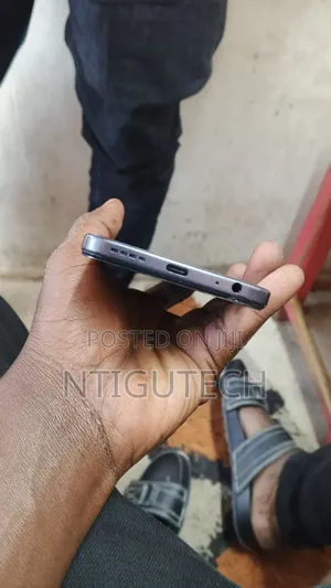 Infinix Hot 60i 128 GB Blue
