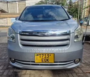 Toyota Noah 2008 Silver