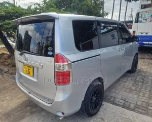 Toyota Noah 2008 Silver