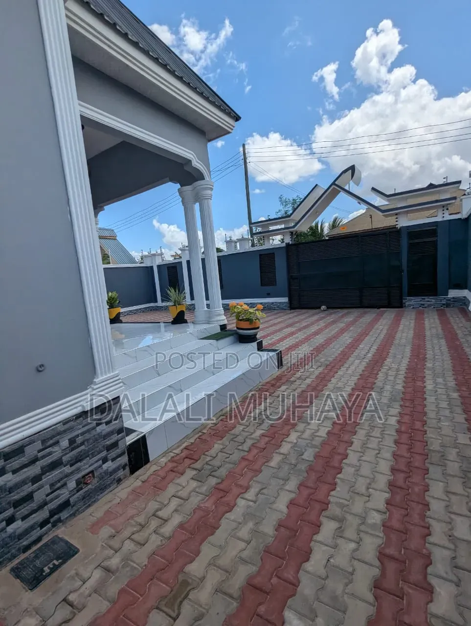 4bdrm House in Mzambarauni, Mbagala for sale