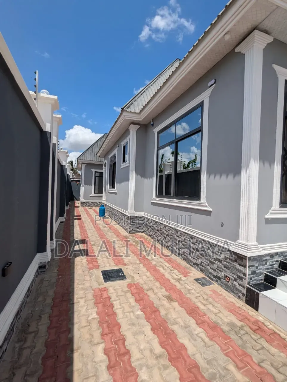 4bdrm House in Mzambarauni, Mbagala for sale