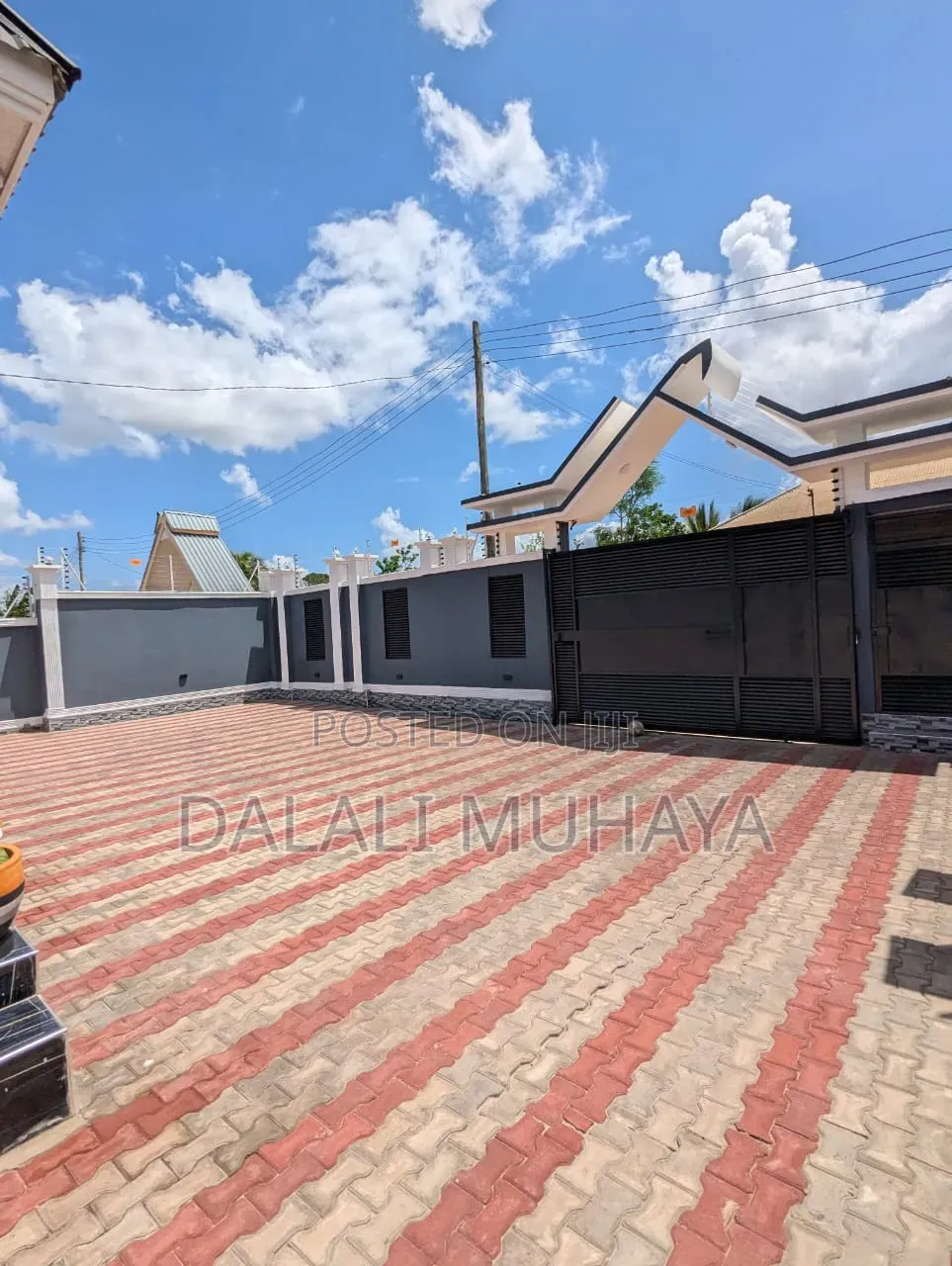 4bdrm House in Mzambarauni, Mbagala for sale