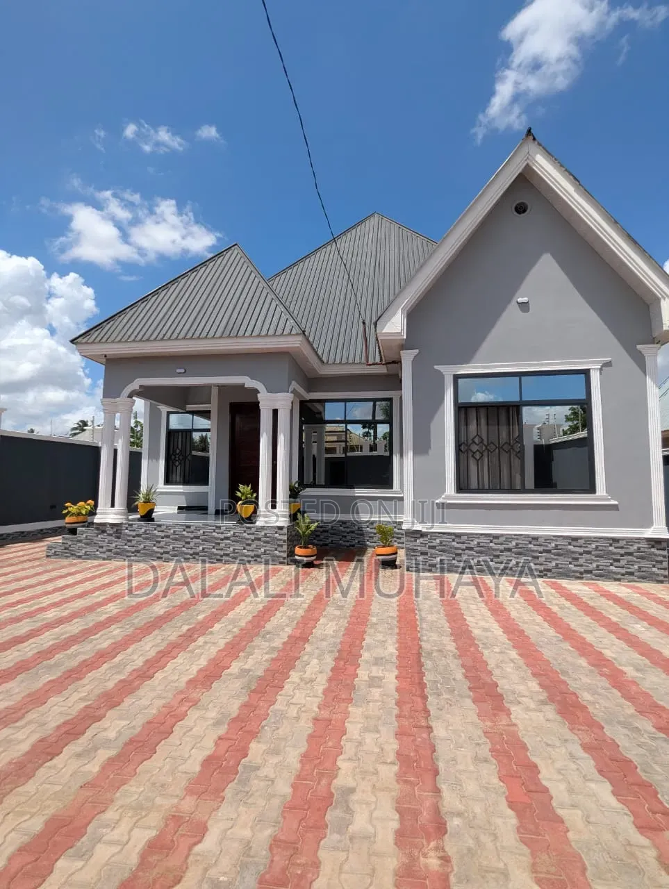 4bdrm House in Mzambarauni, Mbagala for sale