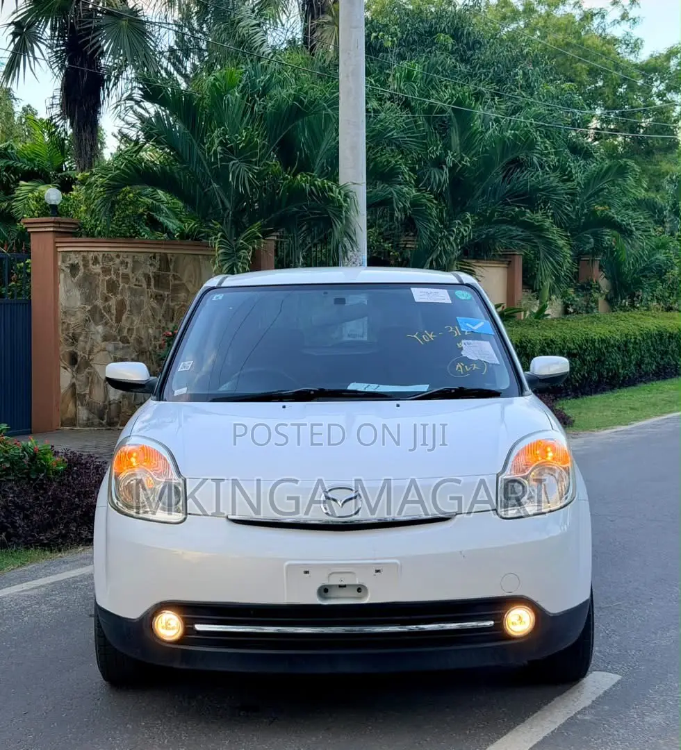 Mazda Verisa 2009 White