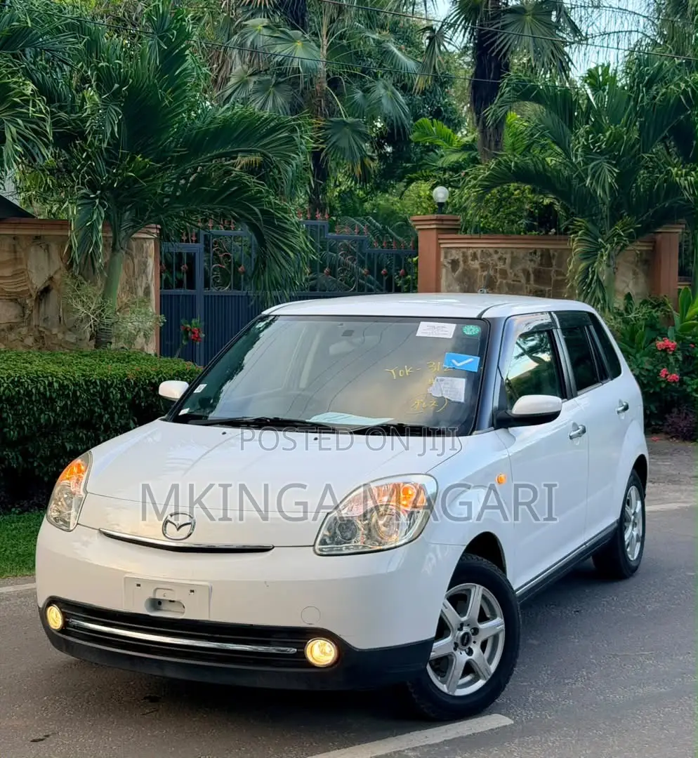 Mazda Verisa 2009 White